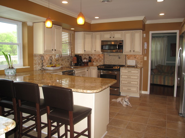 HUNT KITCHEN traditional-kitchen