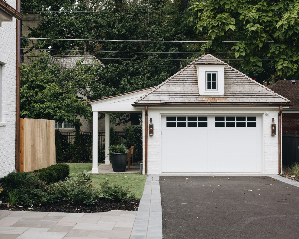 ASC Margaritaville - Mid-sized transitional detached one-car garage photo in Chicago