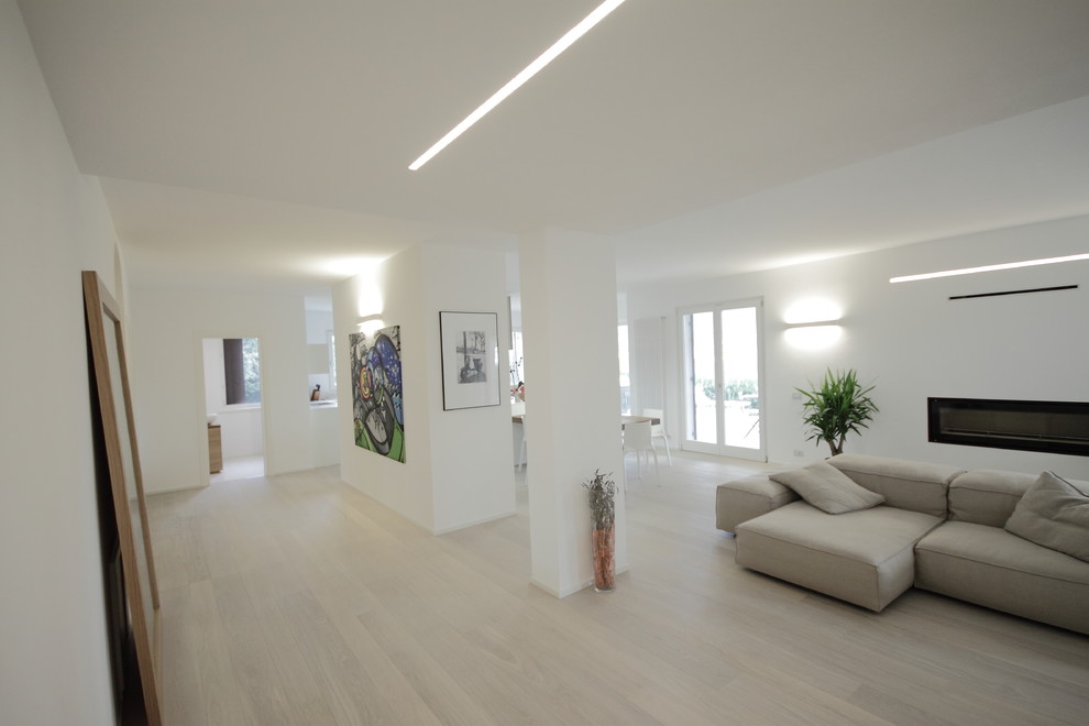 Example of a minimalist home design design in Venice