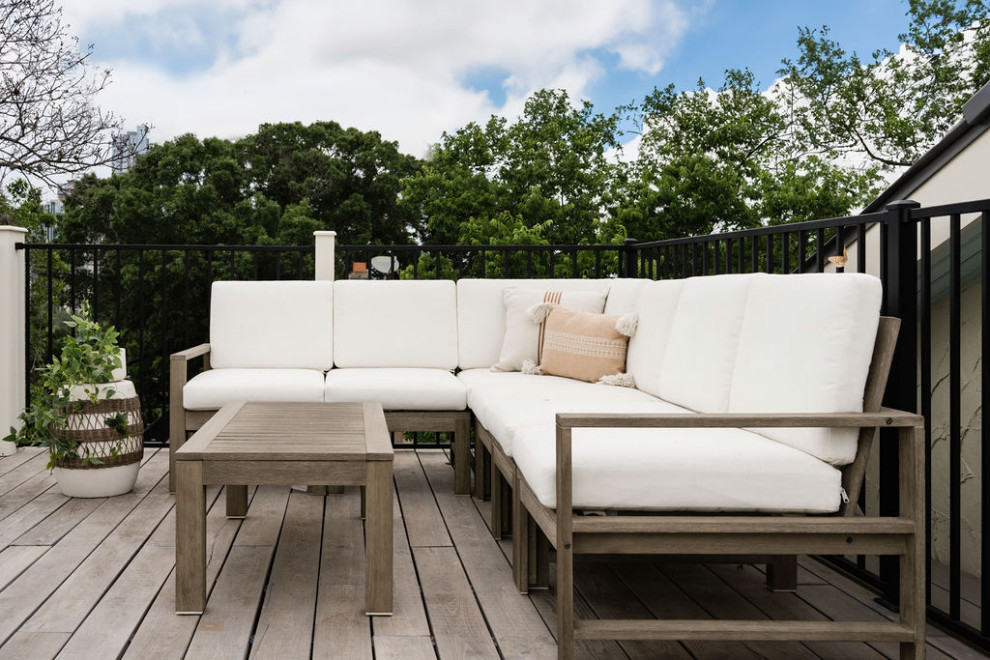 Inspiration for a transitional home design remodel in Austin