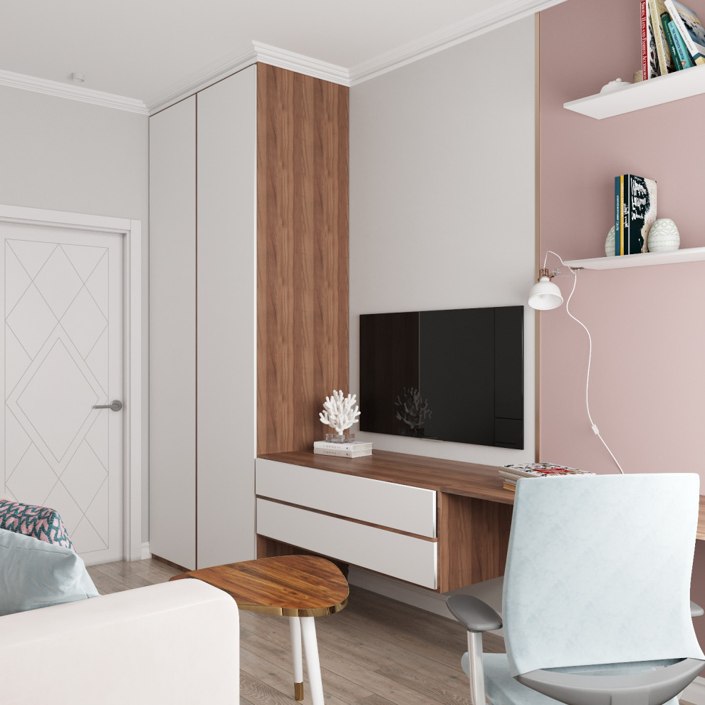 Оформление ТВ зоны покраской стен с разделением латунной вставкой