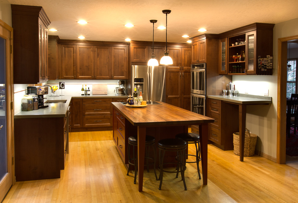 Kitchen - transitional kitchen idea