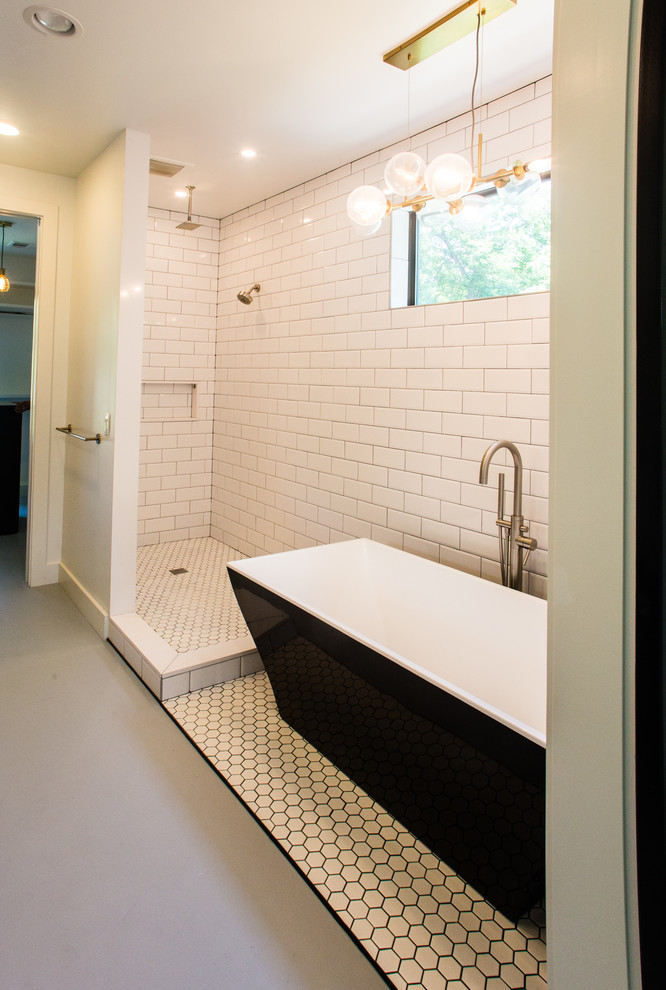 Inspiration for a modern bathroom remodel in Dallas