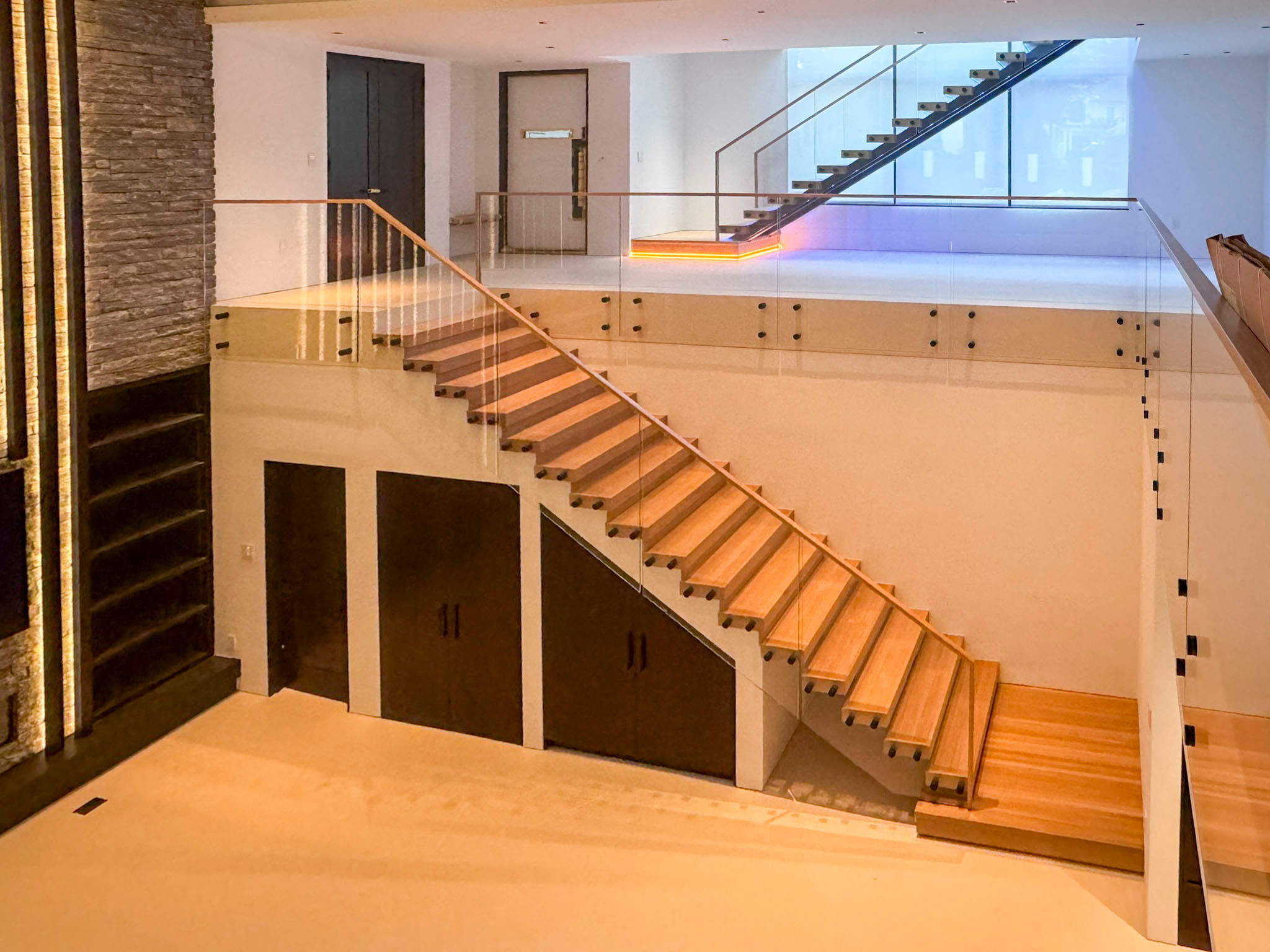 126_Visually Open and Light Contemporary Staircase, Mclean, VA 22102