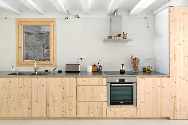 Atrévete con la madera también en una cocina contemporánea