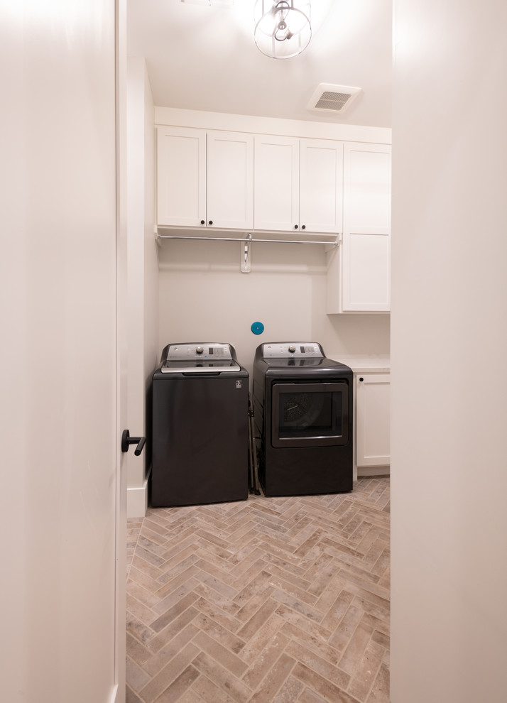 Design ideas for a country laundry room in Houston.