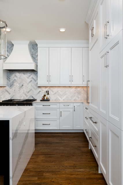 Remodeled kitchen and custom built-ins cucina