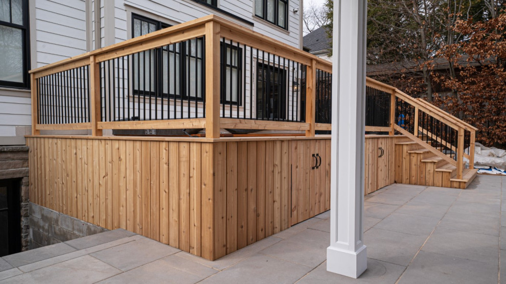 Elegant deck photo in Toronto