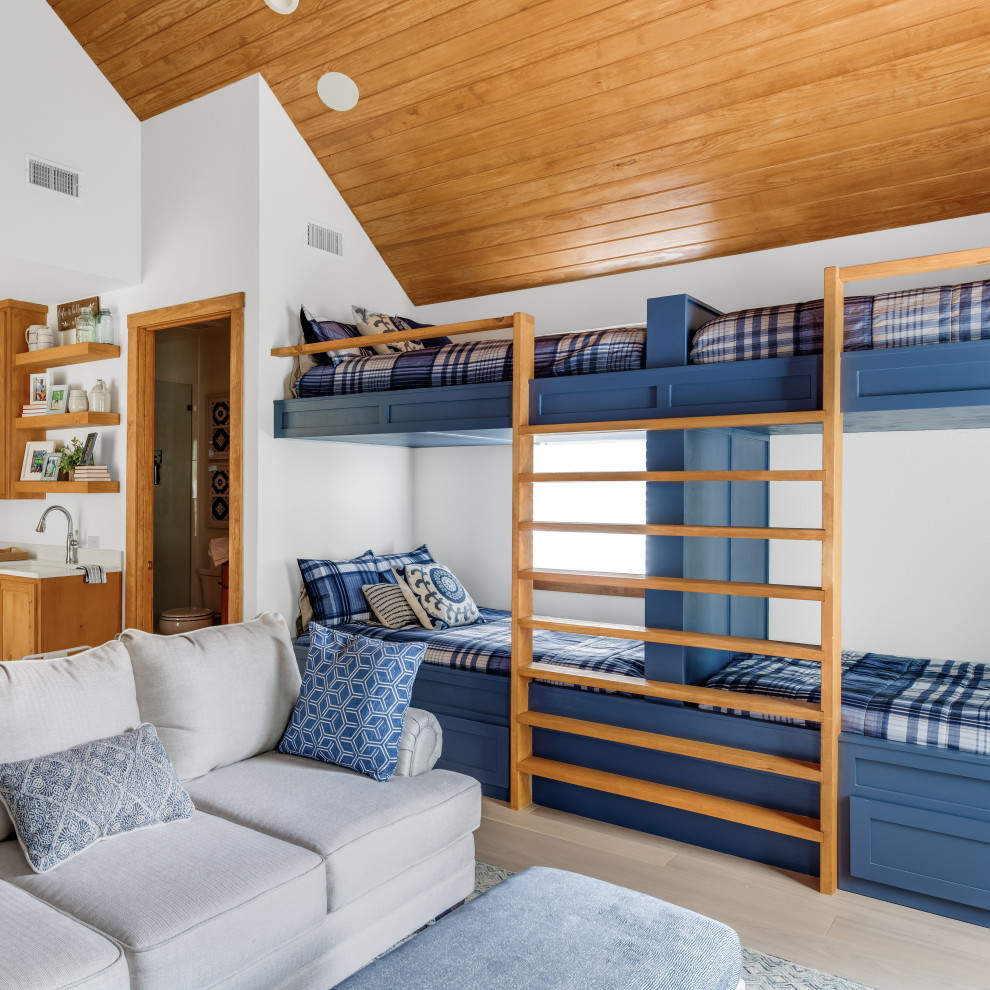 Lakehouse Bunk Room