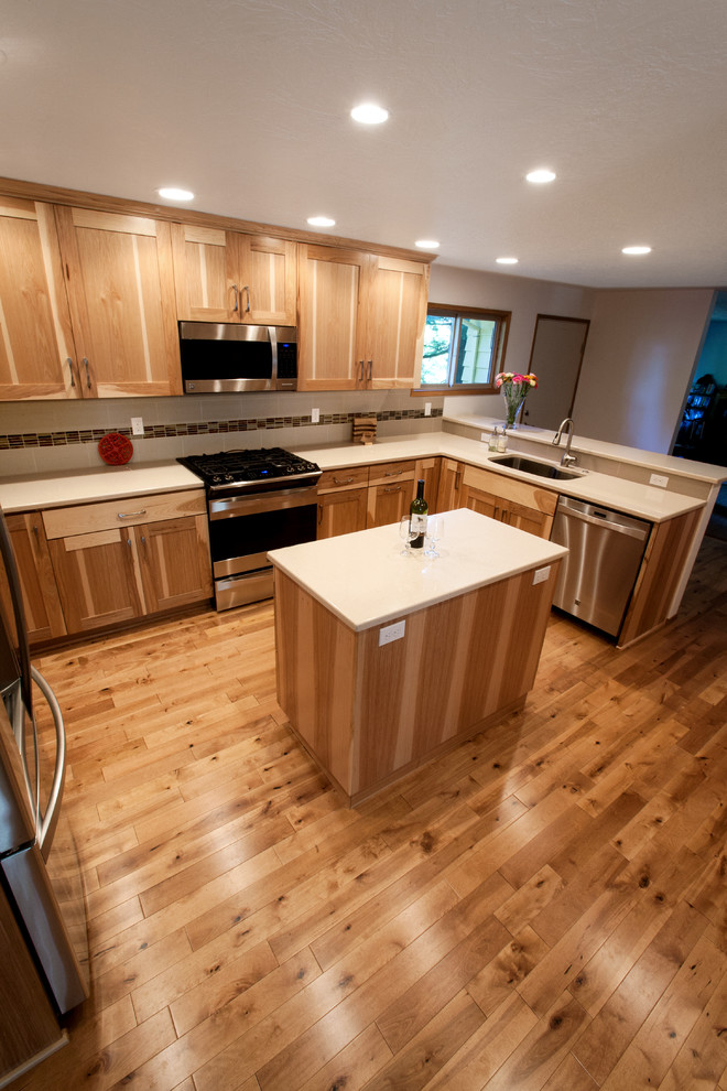 Photo of a traditional kitchen in Portland.