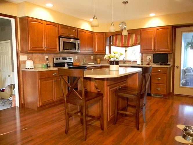 Kitchen - transitional kitchen idea
