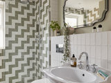 Victorian Bathroom by Amy Stoddart Studio Ltd