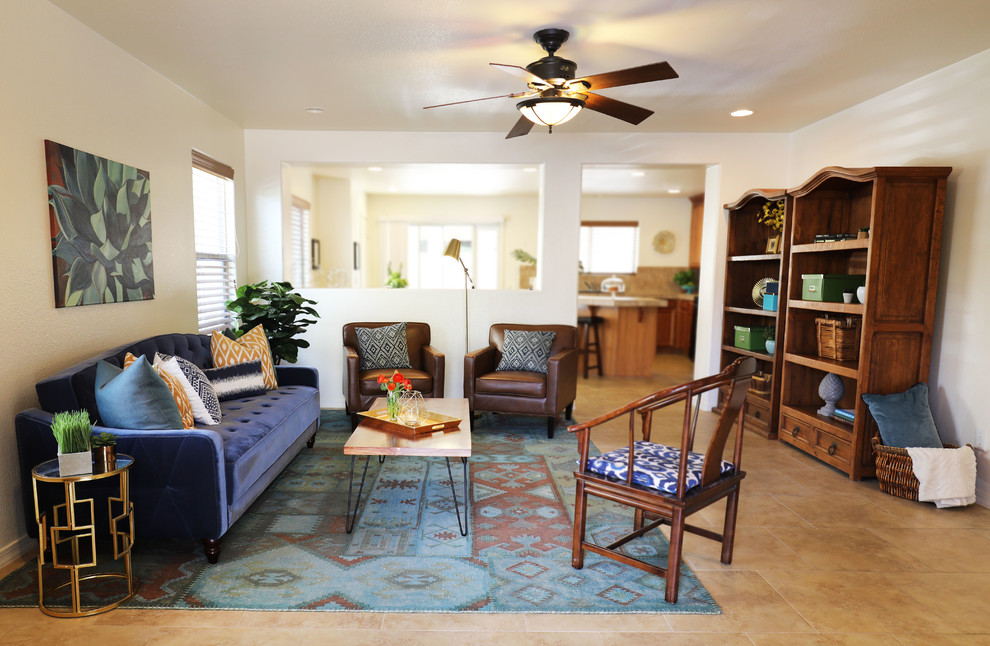 Example of a transitional home design design in Phoenix