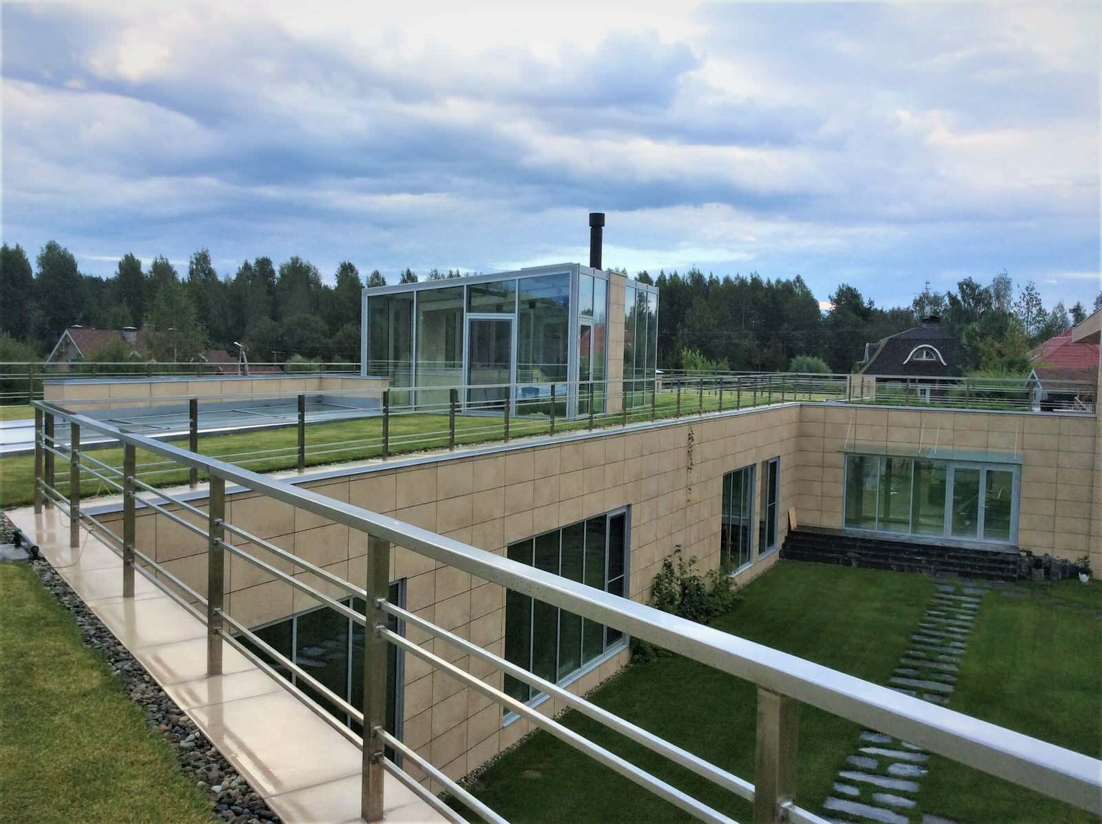 HI-TECH на обломках мегалитового комплекса