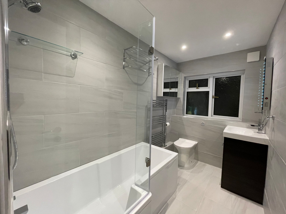 This is an example of a medium sized classic bathroom in London.