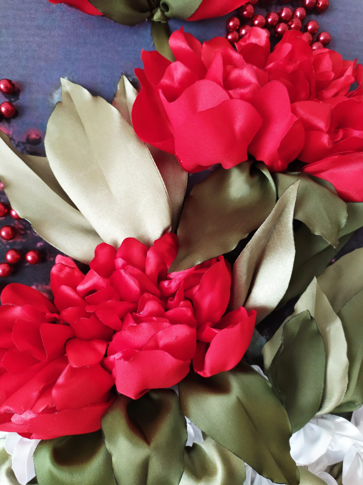 Красные пионы