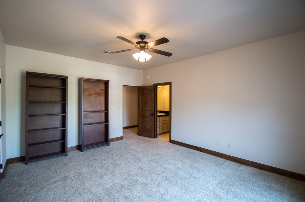 Bedroom - transitional bedroom idea