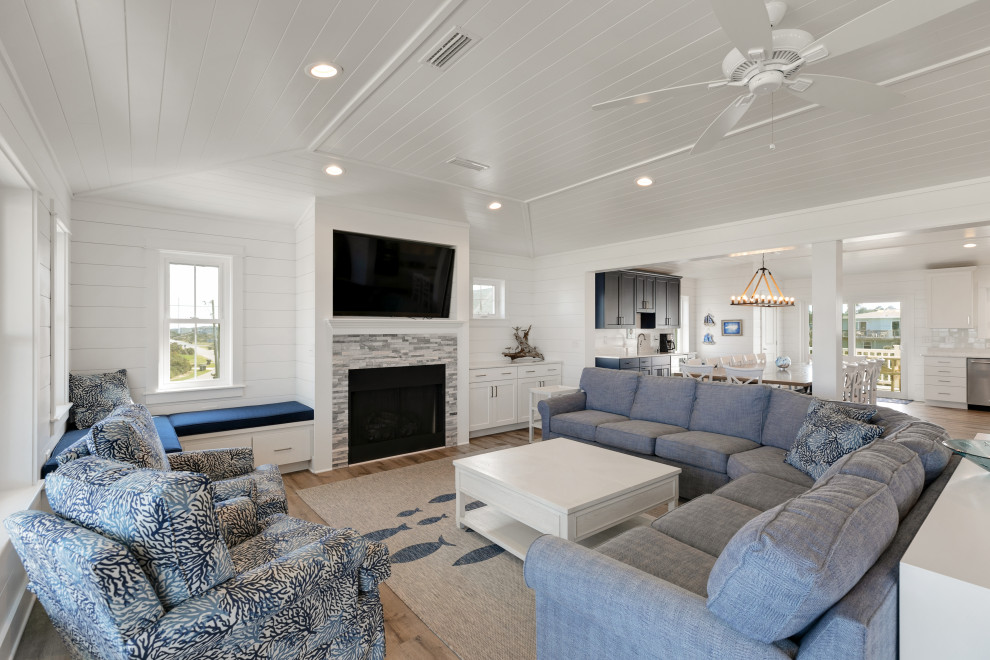Home design - transitional home design idea