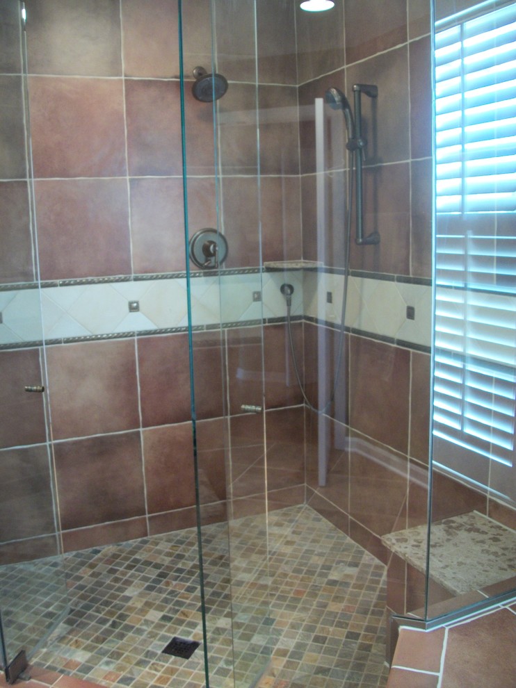 This is an example of a traditional bathroom in Cleveland.