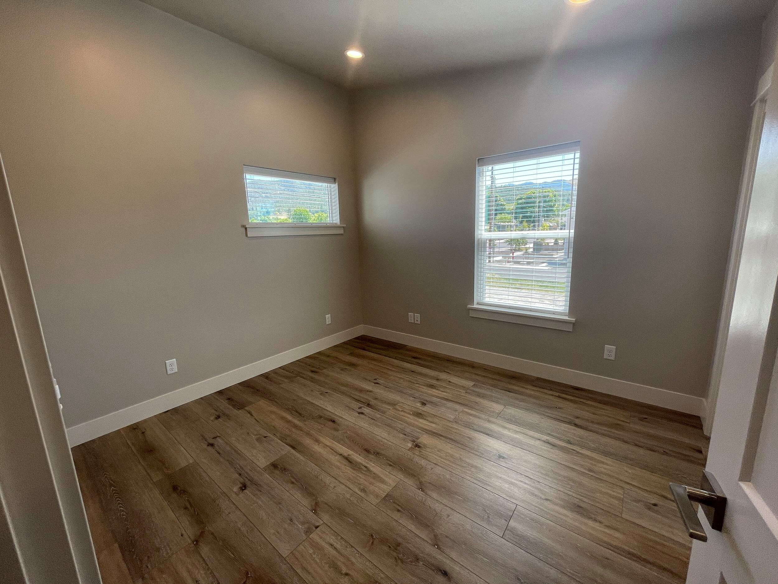 Modern Duplex - Talent