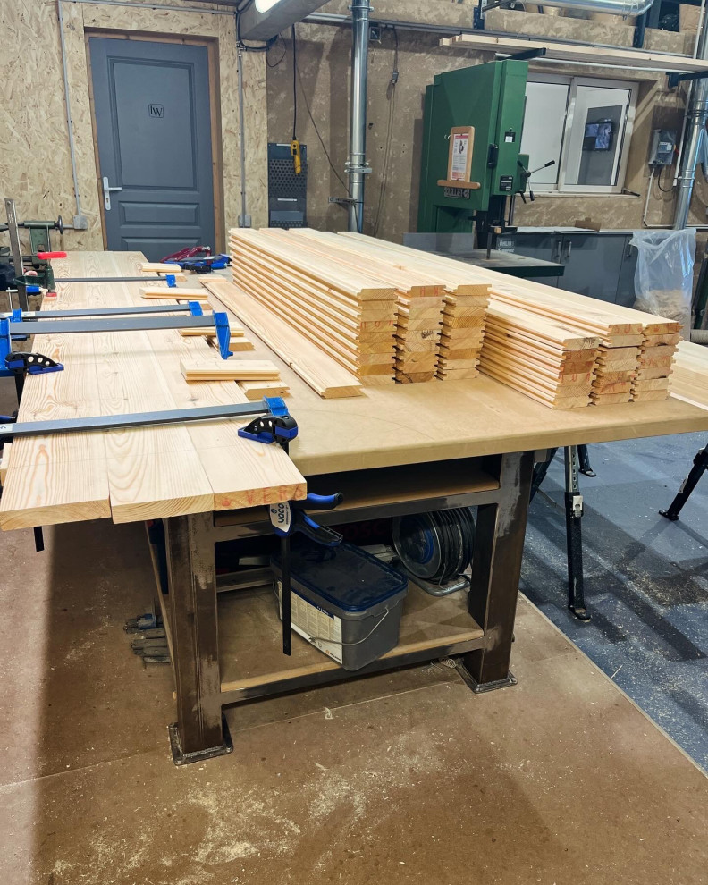 Fabrication et pose de volets à écharpes