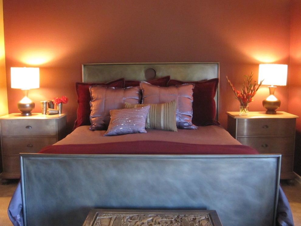 Transitional home design photo in Orange County