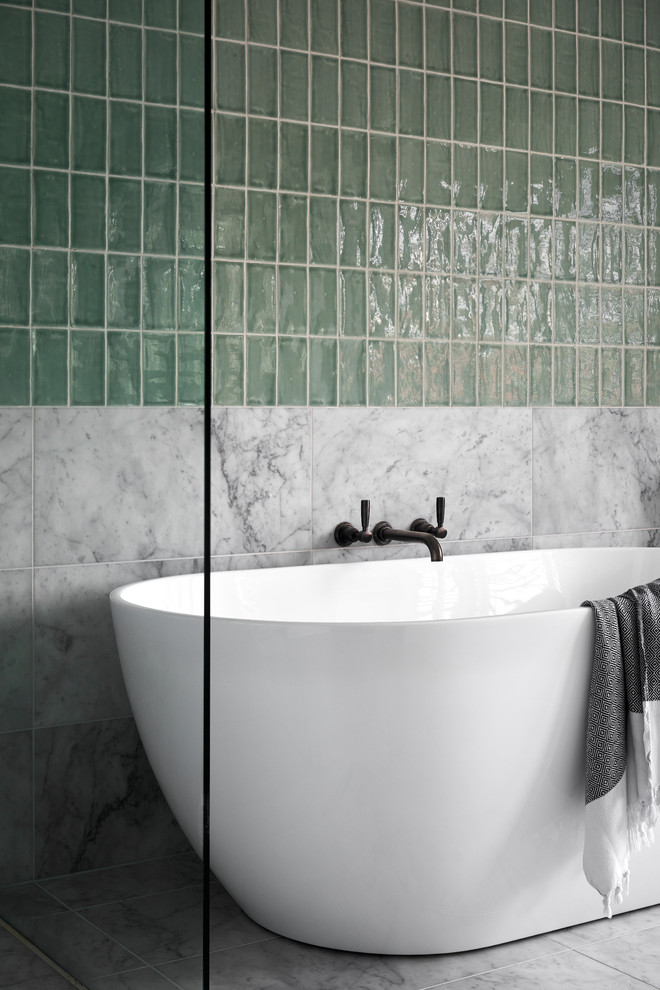 シドニーにあるトランジショナルスタイルのおしゃれな浴室の写真