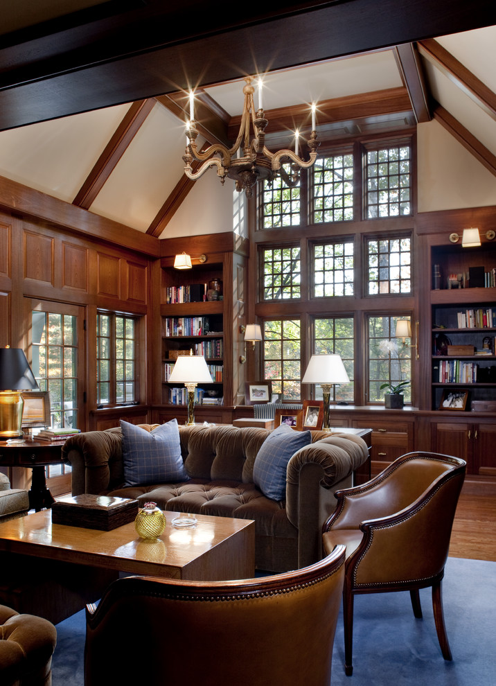 Traditional home office in Boston.