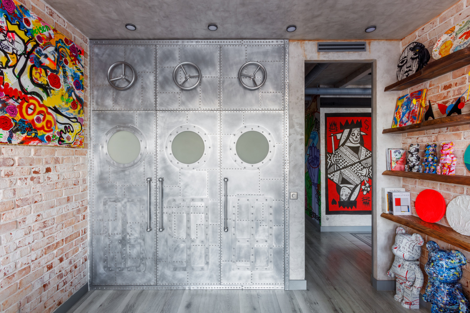 Яркий лофт для ценителя современного искусства