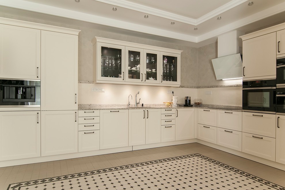 Коттедж в Юкках :спальня, кухня, прихожая