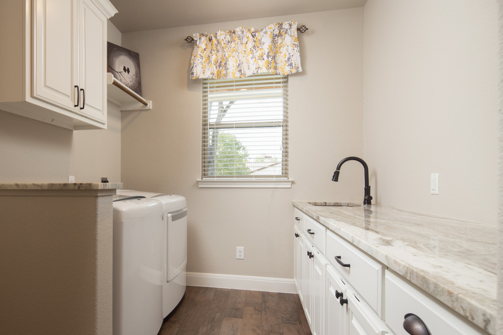 Home design - rustic home design idea in Austin