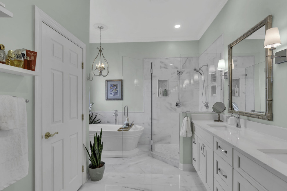 ワシントンD.C.にあるトランジショナルスタイルのおしゃれな浴室の写真