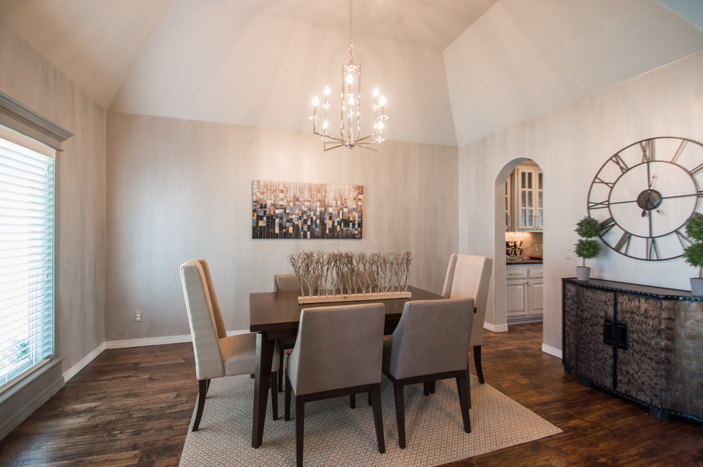 Dining room - transitional dining room idea