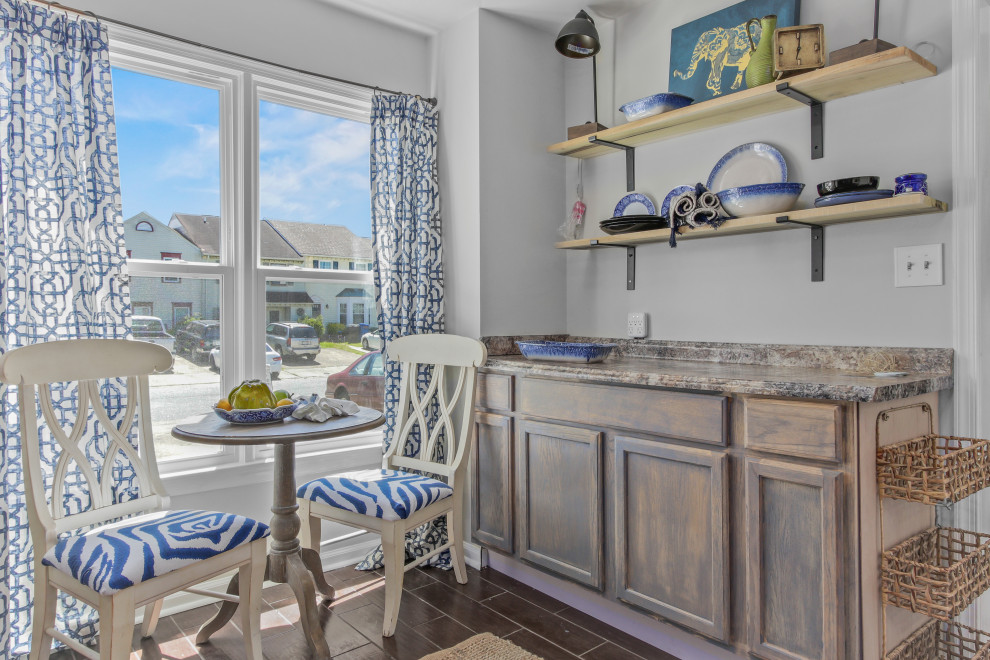 Kitchen - transitional kitchen idea