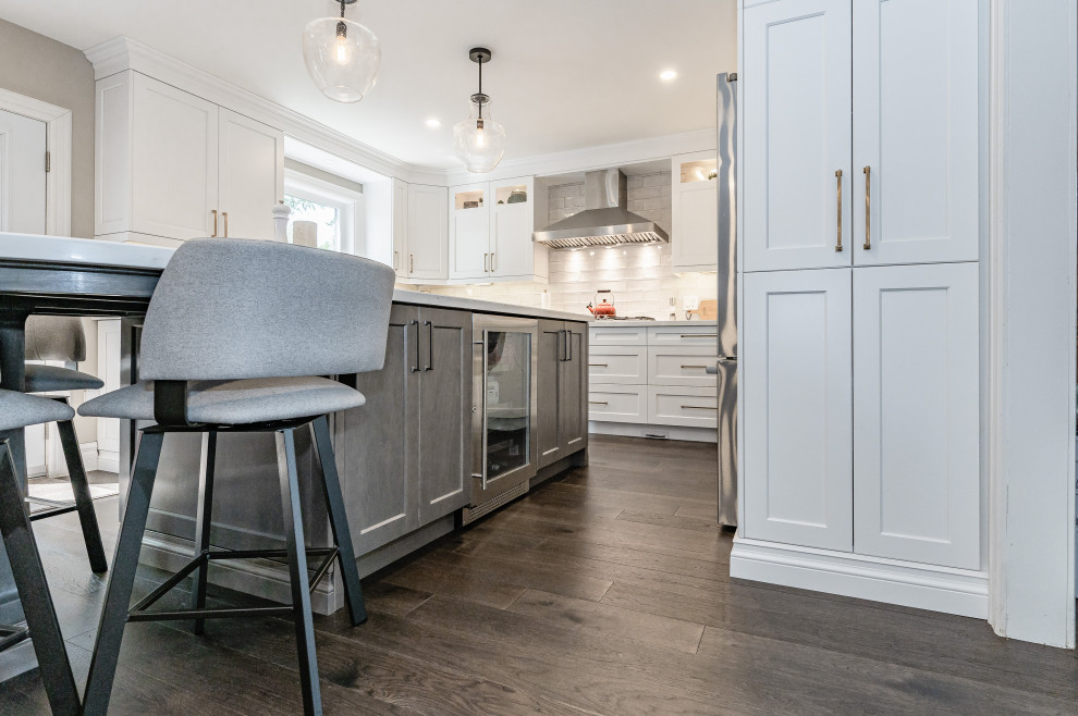 Kitchen - transitional kitchen idea