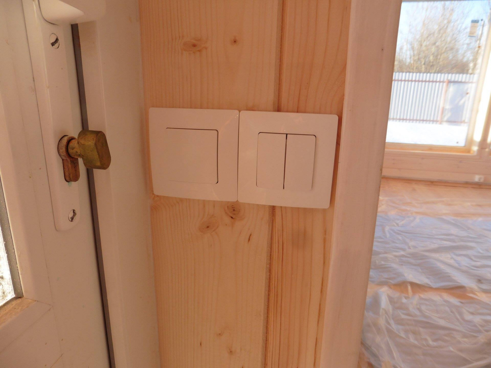 Монтаж электрики в кабель канале