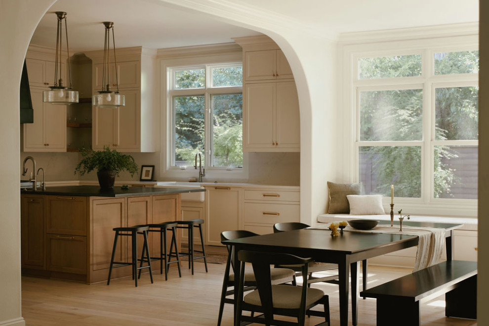 Kitchen - kitchen idea in Portland