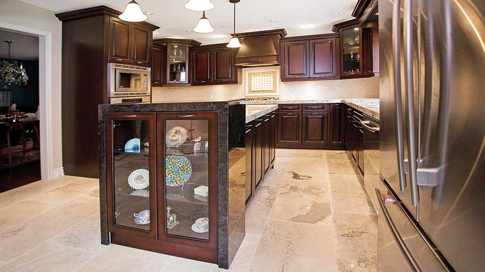 Transitional kitchen photo in Toronto