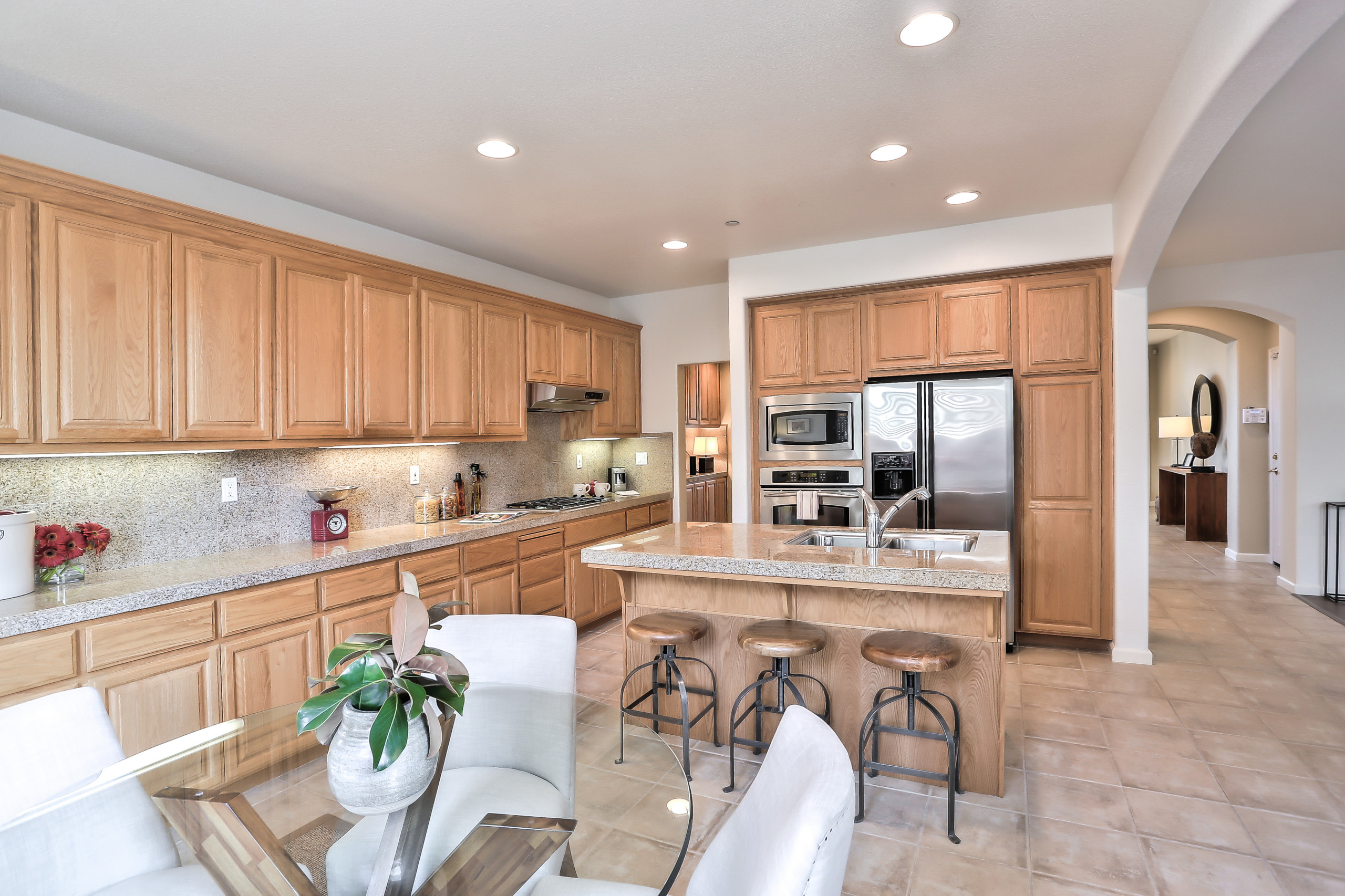 Sunny Cove Staging