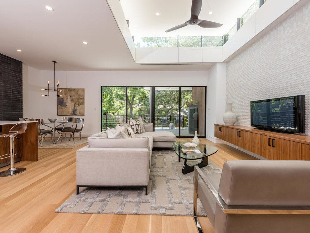 Inspiration for a contemporary home design remodel in Austin