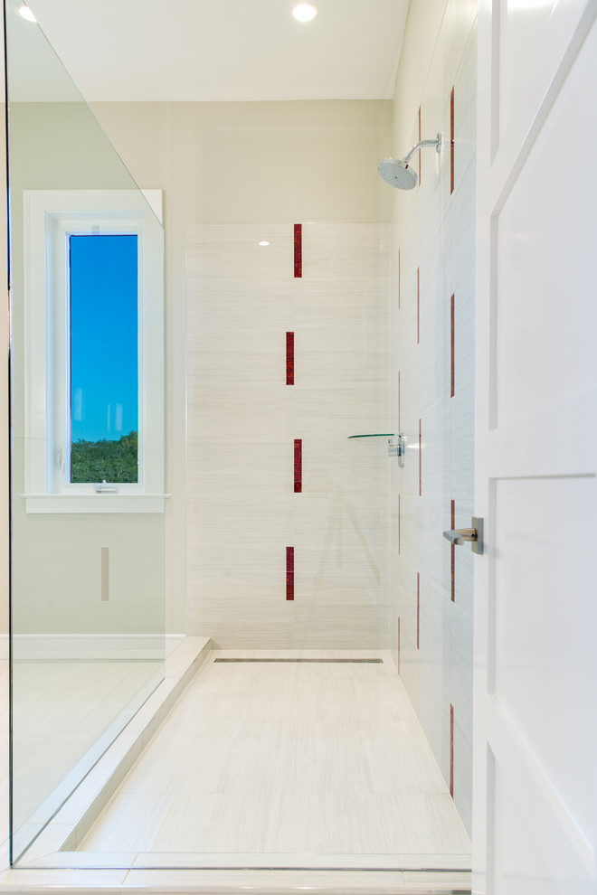 Mid-sized contemporary kids bathroom in Tampa with a corner shower, red tile, glass tile, beige walls, porcelain floors, engineered quartz benchtops, shaker cabinets, white cabinets, a two-piece toilet and an undermount sink.