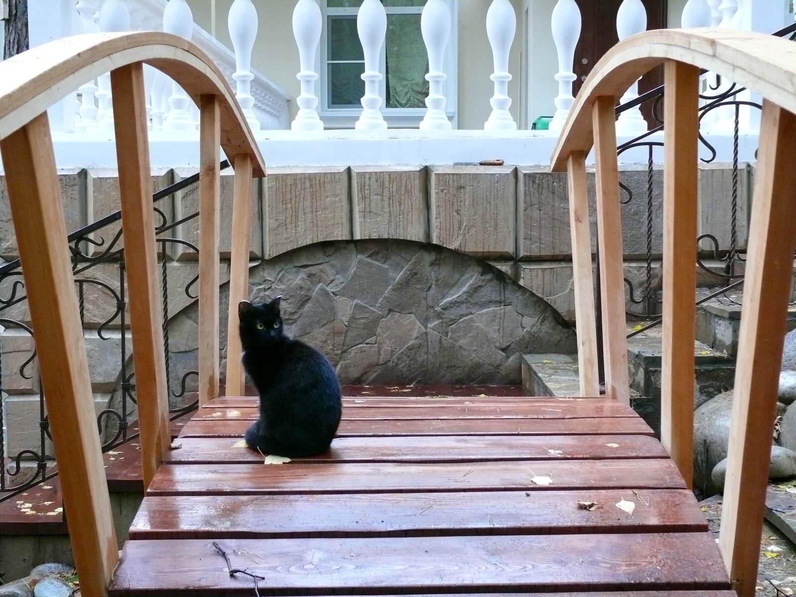 Облицовка фасадов песчаником