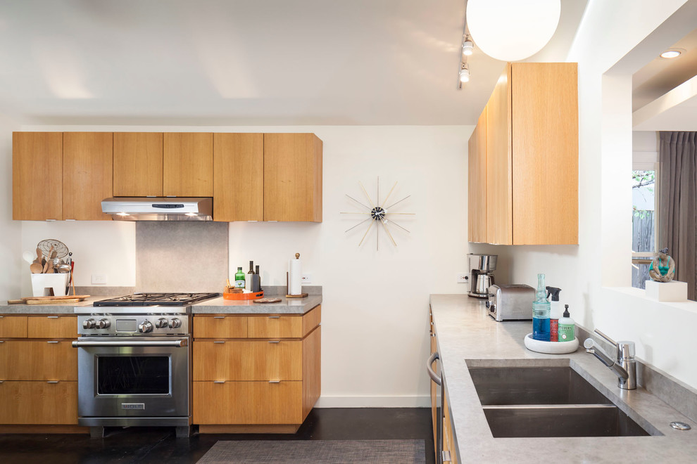 Inspiration for a transitional kitchen remodel in Austin