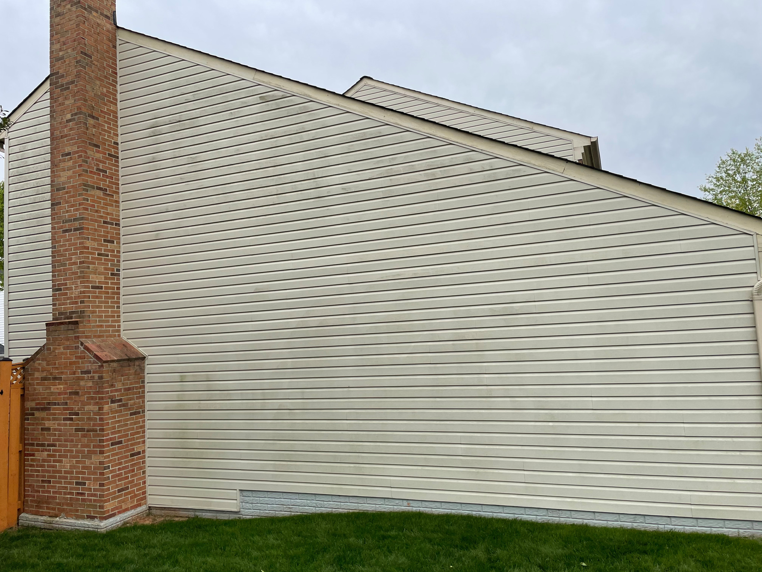 Trim repairs & siding power wash