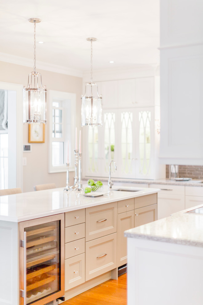 Example of a transitional kitchen design in Toronto