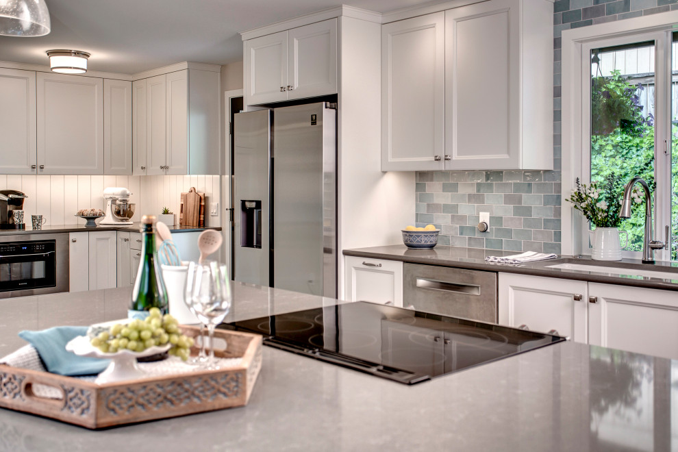 Transitional kitchen photo in Seattle