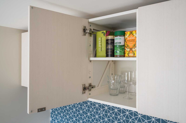 Light-Weight Cabinet Featuring Shield/Divider contemporary-koek
