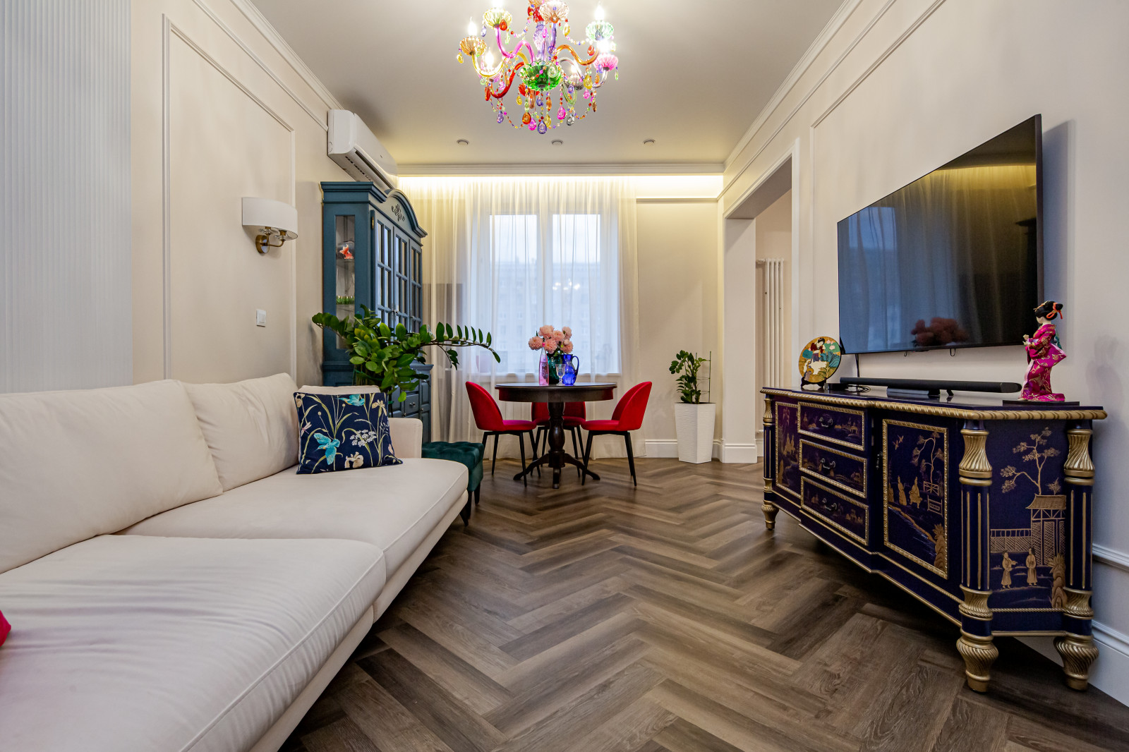 Квартира в Москве. Экспрессия Цвета