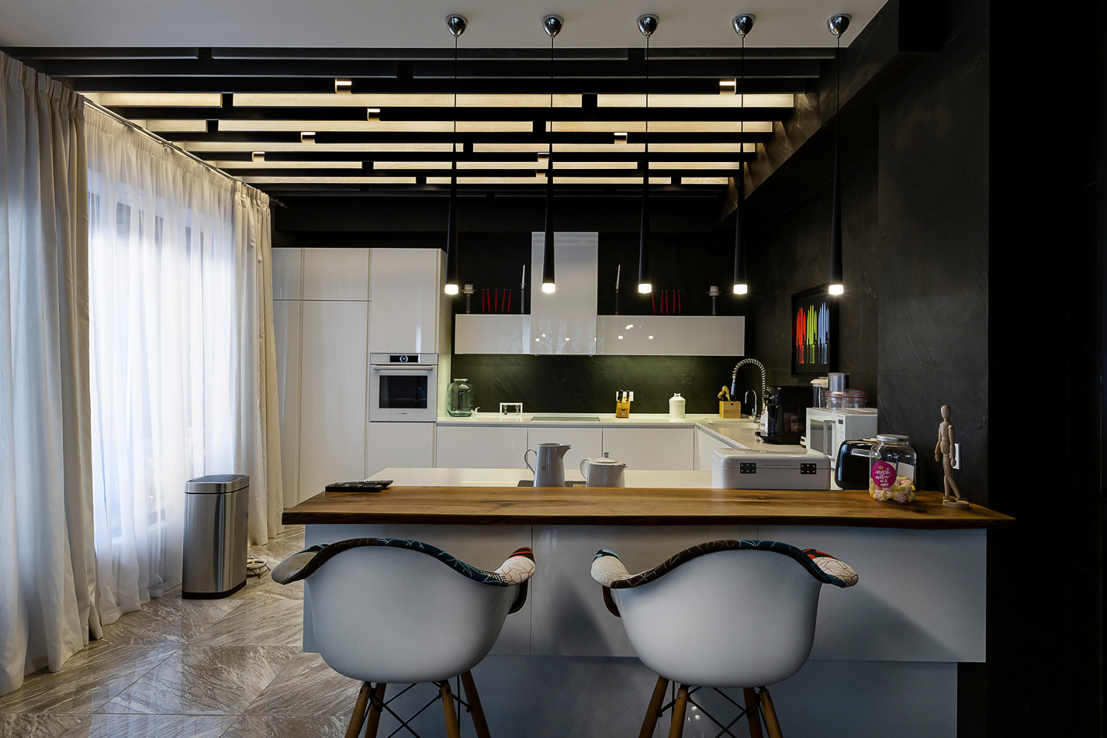 Дом с серебристыми стенами / House with silver walls