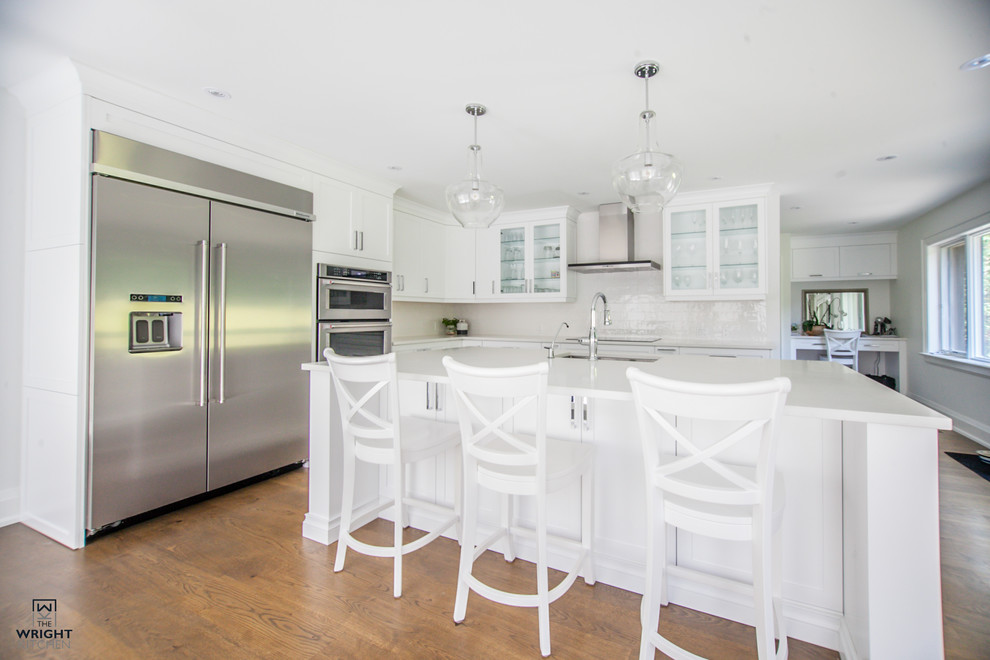 Transitional kitchen photo in Toronto